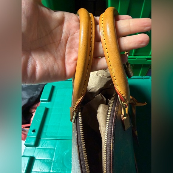 Louis Vuitton Alma PM Monogram | Authentic LV Satchel | Classic Handbag - Picture 10 of 17